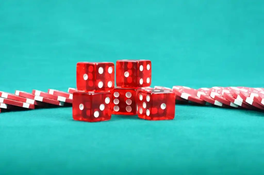 Màn hình slot online và live casino trên nền tảng 789 bay